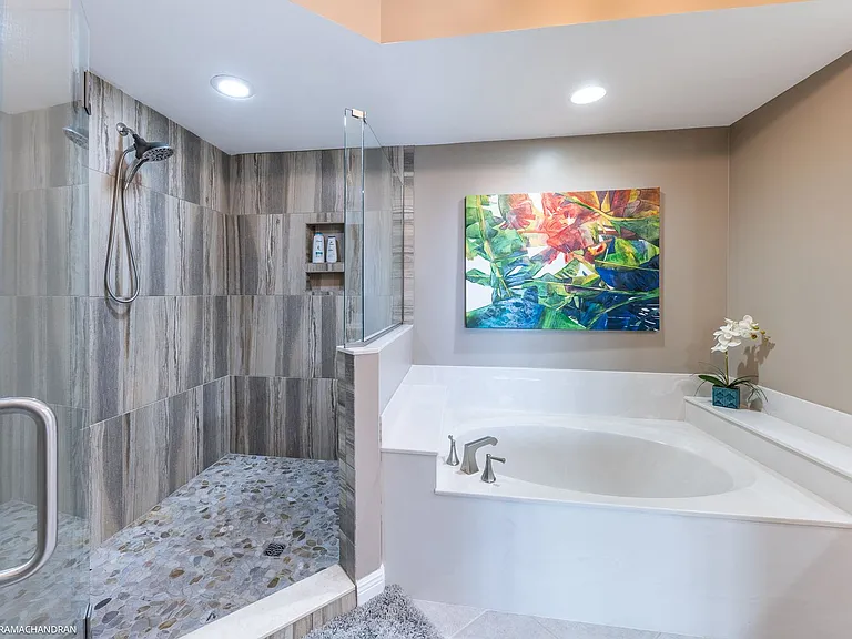 3313 Sunset Key Cir #402 — Photo 32