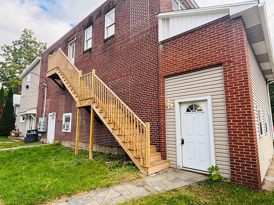 106 Main St #1