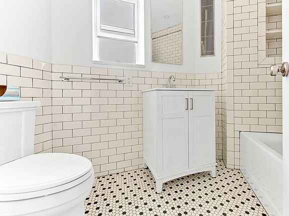 4th image of 36 E 7th St APT 6E