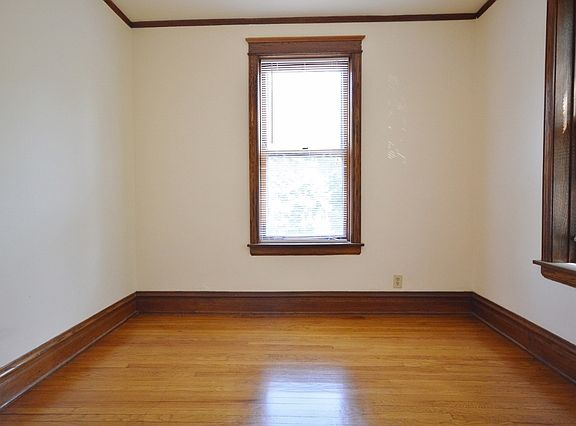 4th image of 3800 N Greenview Ave #2