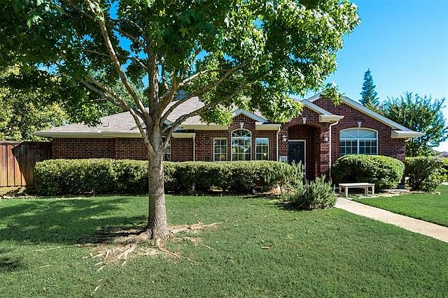 1st image of 300 Rainhurst Ln