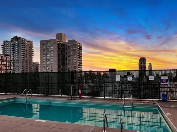 370 East 76th Street image 9 of 9