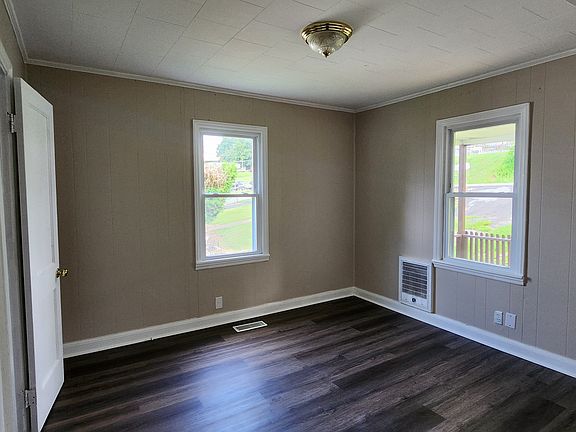 3rd image of 3421 Lightwood St