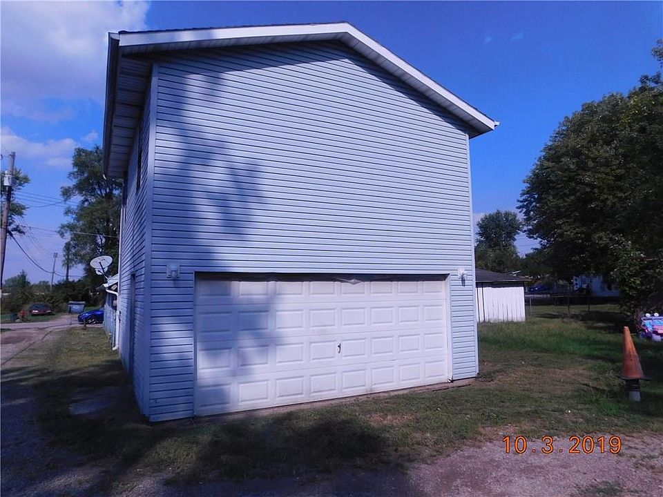 2nd image of 223 Lyle Ave
