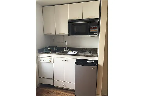 Rented by City Connections Realty | media 9