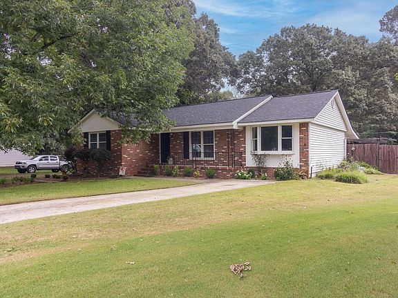 2nd image of 224 Heathwood Dr