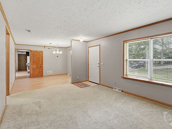 4th image of 2701 E Township Rd #121