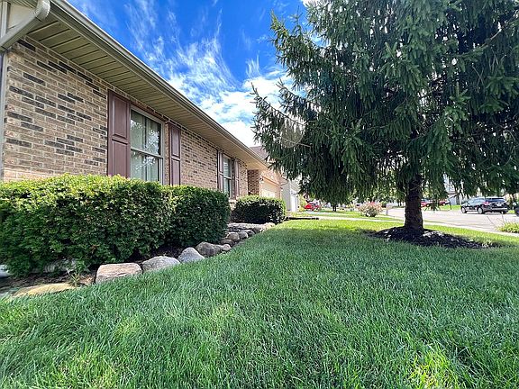 2nd image of 1665 Woodside Dr