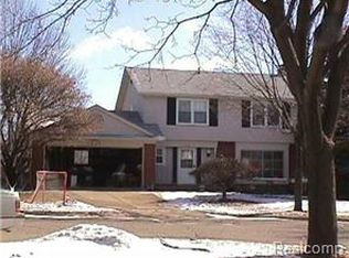 1560 King George Ct, Ann Arbor, MI 48104