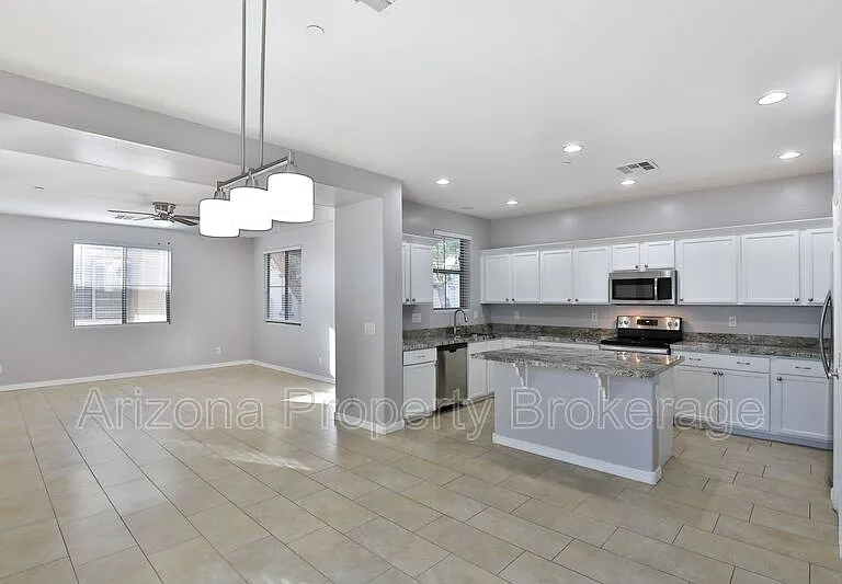 3879 E Santa Fe Ln — Photo 1