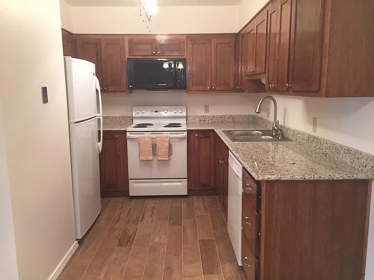 3055 Trinity Dr #528 — Photo 2