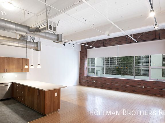 3rd image of 1130 S Flower St APT 207
