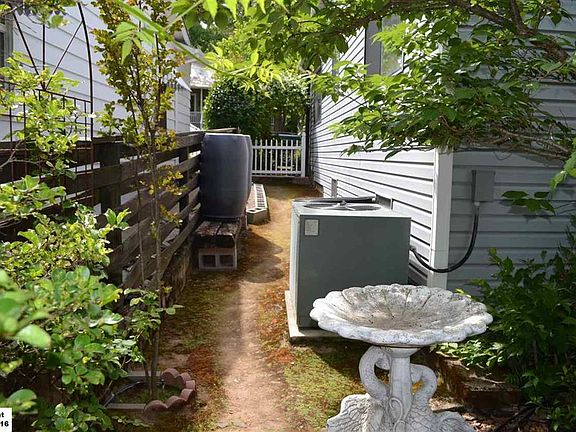 5th image of 186 Theall St