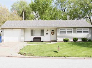 1608 Bellevue Ave, Bettendorf, IA 52722