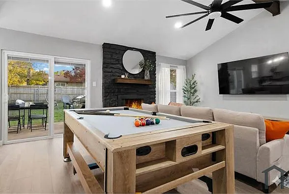 3915 Hillside Dr — Photo 24