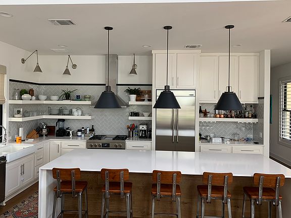 Large island and Jenn-Air