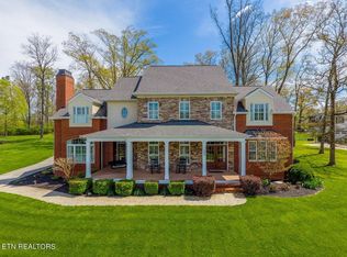 136 Charles Earl Ln, Maryville, TN 37803