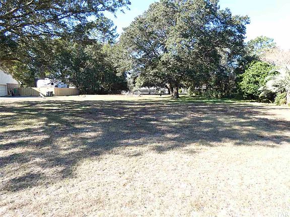4th image of 7431 Floyd Dr