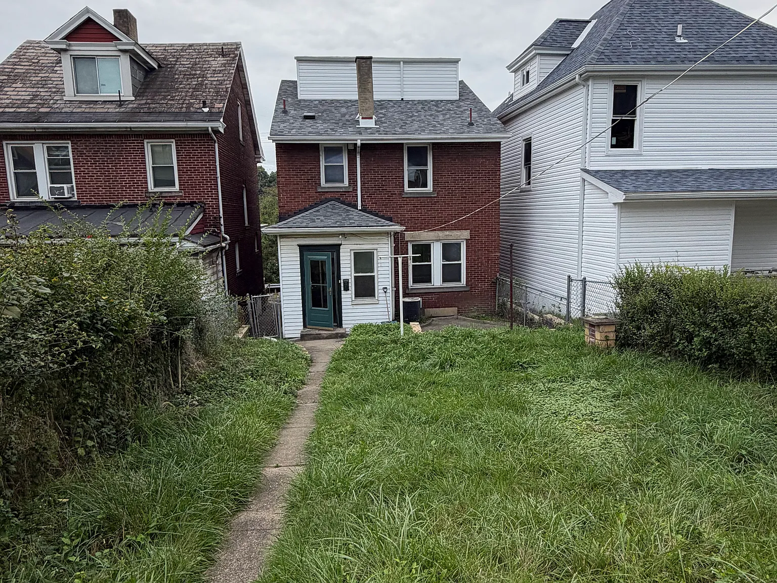 3 bed, 1320 sqft, $1,550 — Photo 2