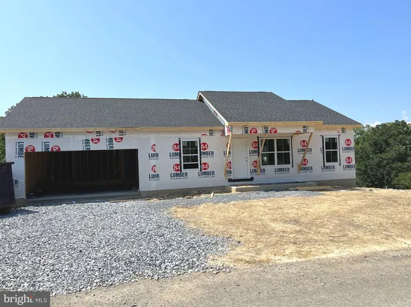 80 Europa Way, Martinsburg, WV 25405