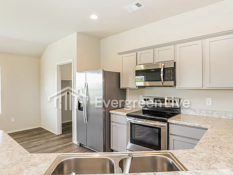 120 Ellis Dr — Photo 5