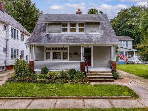 2067 Lark St, Lakewood, OH 44107