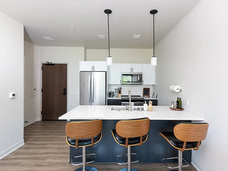 1634 N Franklin Pl #204 — Photo 6