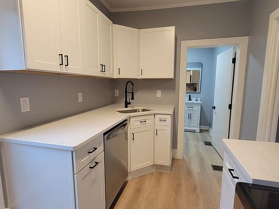 5th image of 108 2nd St Unit 4