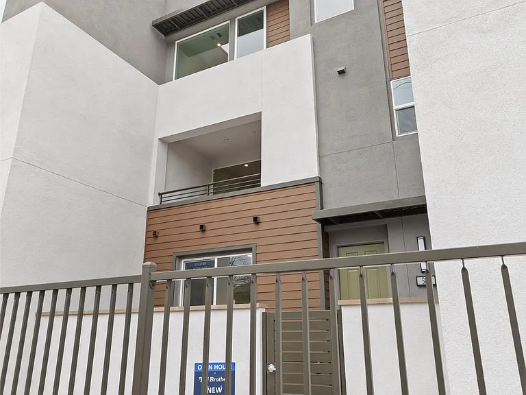 585 S Lyon St — Photo 29