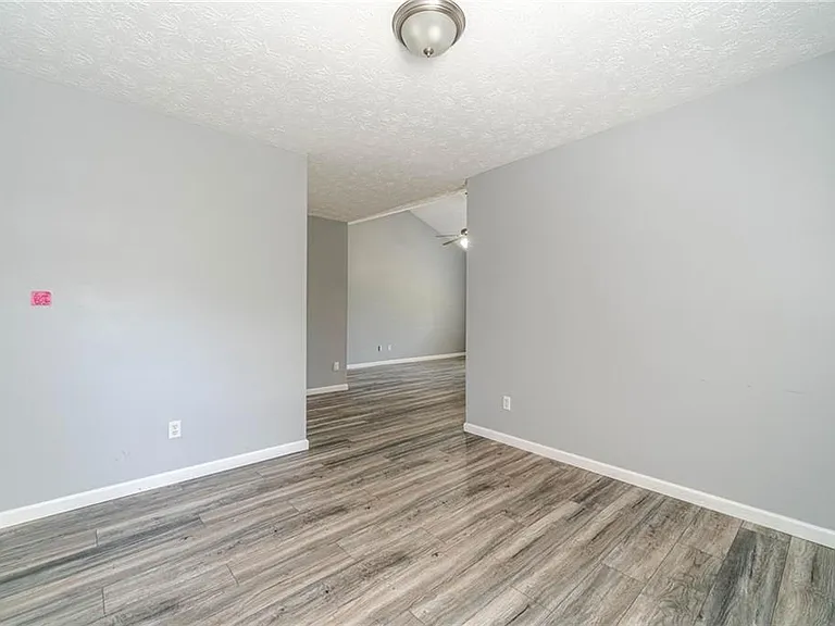 1617 Amhearst Walk Rd — Photo 33