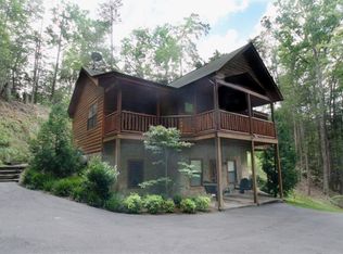 1126 Ogle Hills Rd, Gatlinburg, TN 37738