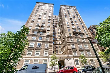390 Riverside Drive in Morningside Heights