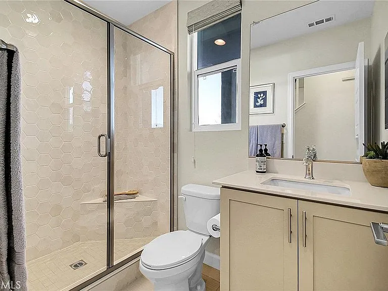 26149 Park Ave #52 — Photo 16