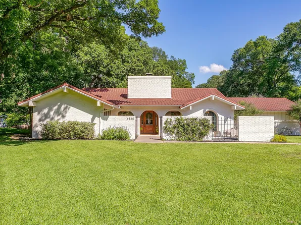 4325 Elmwood Dr, Benbrook, TX 76116