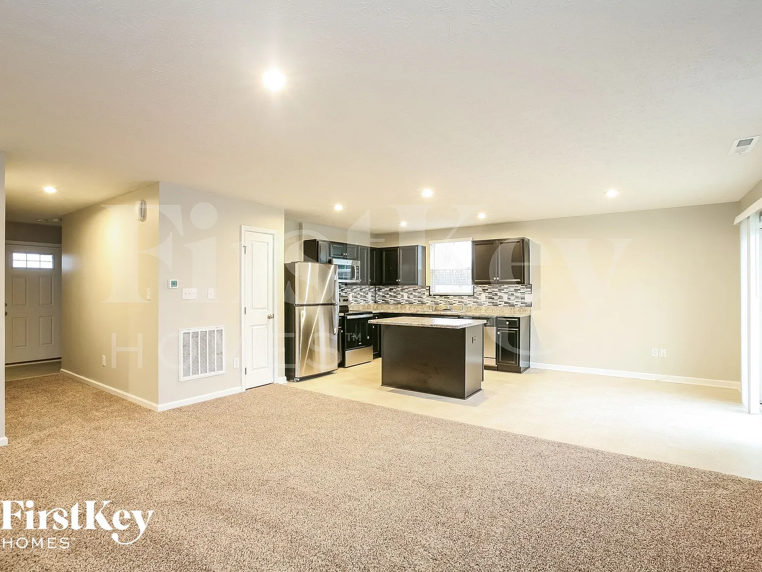 3 bed, 2.0 bath, 1300 sqft, $1,940 — Photo 4