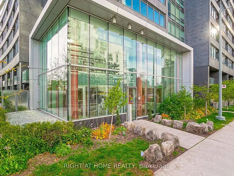 120 Bayview Ave #N821 — Photo 2