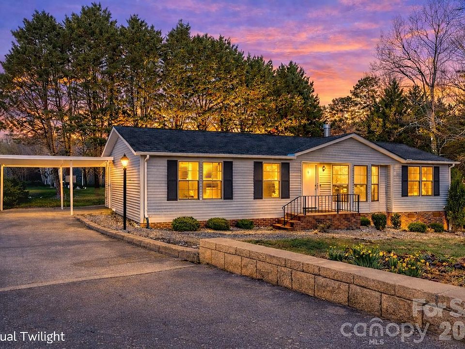 1st image of 120 College Cir