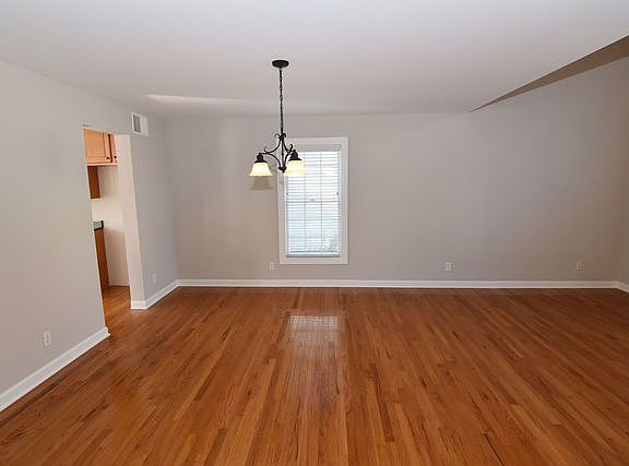 5th image of 39W543 Sulley Dr