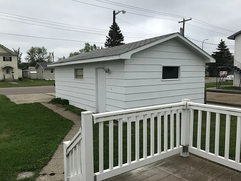 842 4th St SW — Photo 9