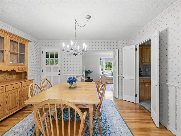 131 Taylor Rd — Photo 11