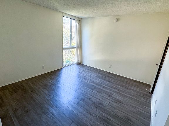 4th image of 11655 Gorham Ave APT 1