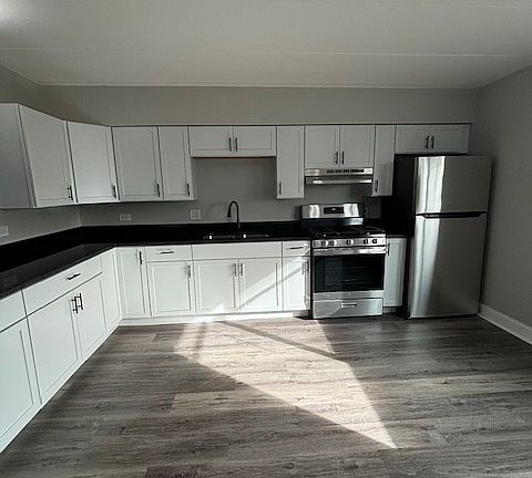 2nd image of 1704 Indianapolis Blvd #5