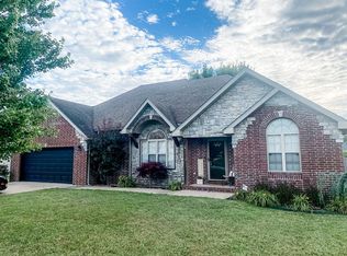 951 Brookside Dr, Marshfield, MO 65706