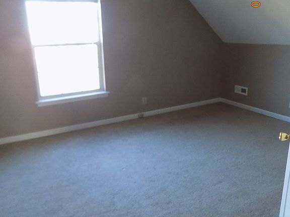 5th image of 218 Golden Pond Ave