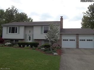 8448 Barton Dr, Strongsville, OH 44149