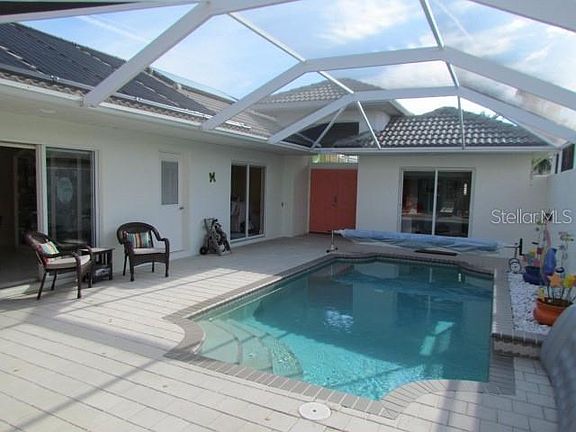 5th image of 105 Valencia Lakes Dr