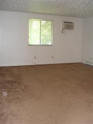 5th image of 333 Maplewood Dr APT 301