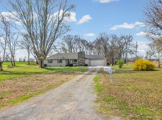 8956 Palmyra Rd, Oak Grove, KY 42262
