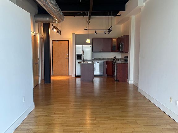 3rd image of 333 E Main St #423