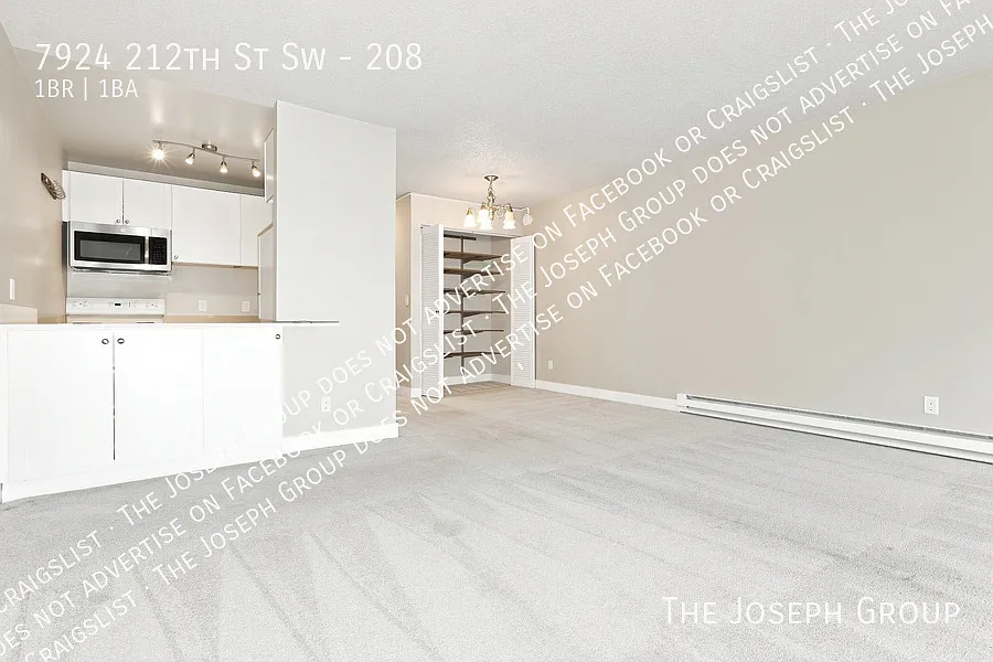 Tranquil 1-Bedroom Escape in Edmonds — Photo 1